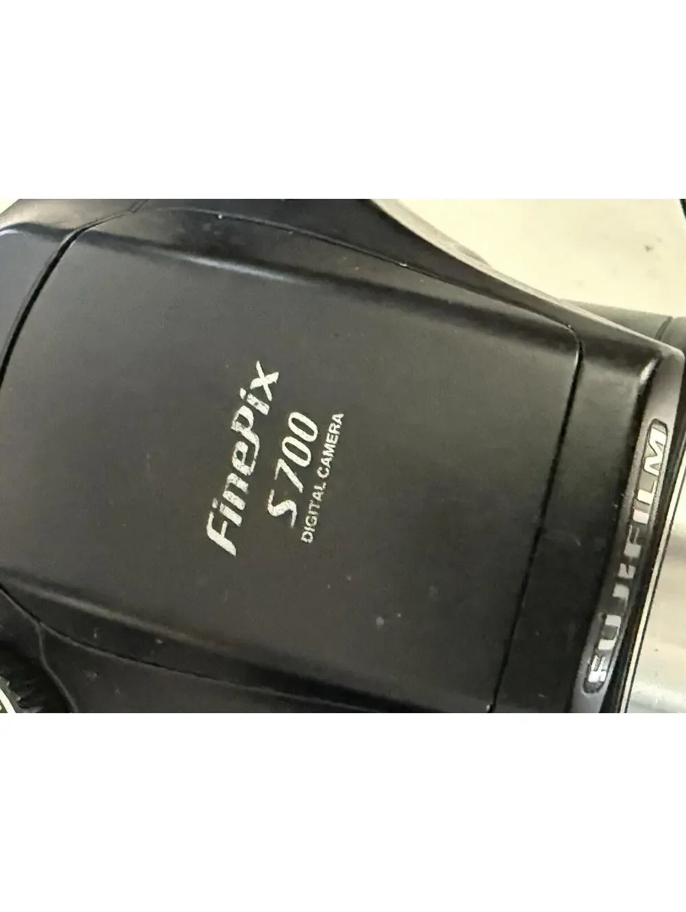 Fujifilm FinePix S700 Digital Camera-7.1 MP Digital Camera No Power , ( Parts )